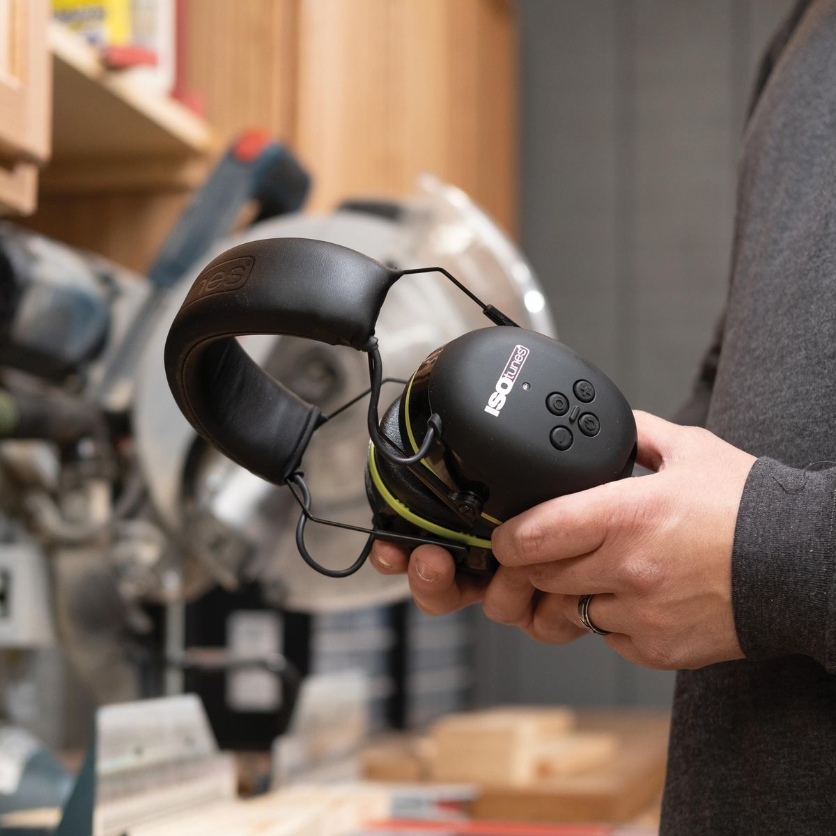 Innováció a hallásvédelemben: okoseszközök, zajmonitorozó alkalmazások és új anyagok